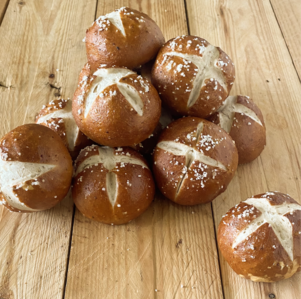 Laugensemmel (pretzel bun) 12 pcs freshly baked – CurryWurst Meister